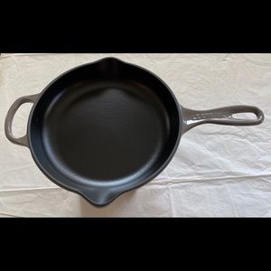 LE CREUSET SIGNATURE 9 INCH SIGNATURE SKILLET